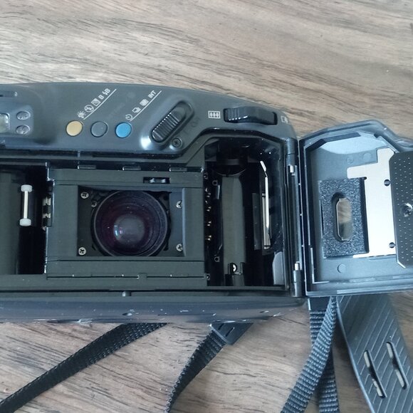 Pentax Zoom 105-R 35mm Film Camera 38-105mm Auto Focus Zoom Lens Japan With Bag - Picture 3 of 8